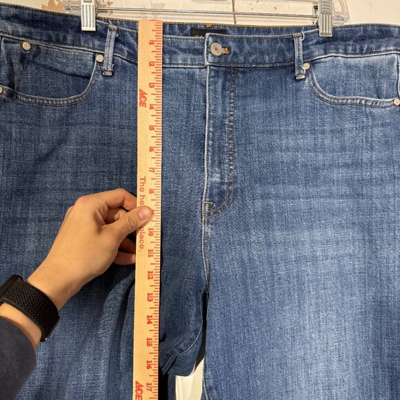 Talbots Barely Boot Jeans Curvy Size 18 Blue Wash Denim Bootcut - Picture 4 of 8